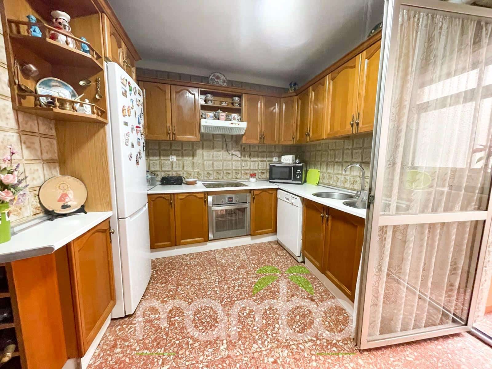 4 bedroom Flat for sale in Velez-Malaga - € 225,000 (Ref: 9484022)