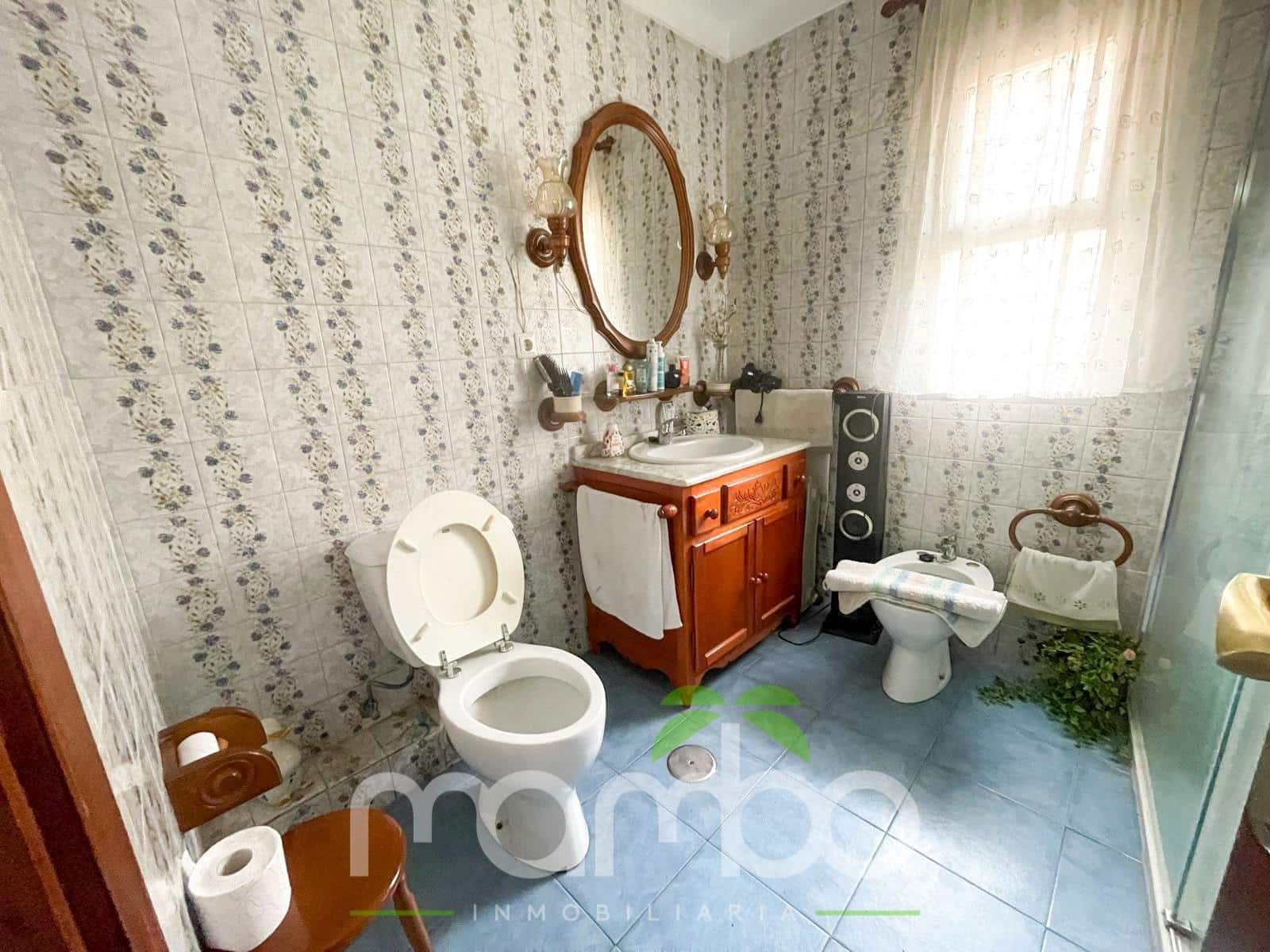 4 bedroom Flat for sale in Velez-Malaga - € 225,000 (Ref: 9484022)