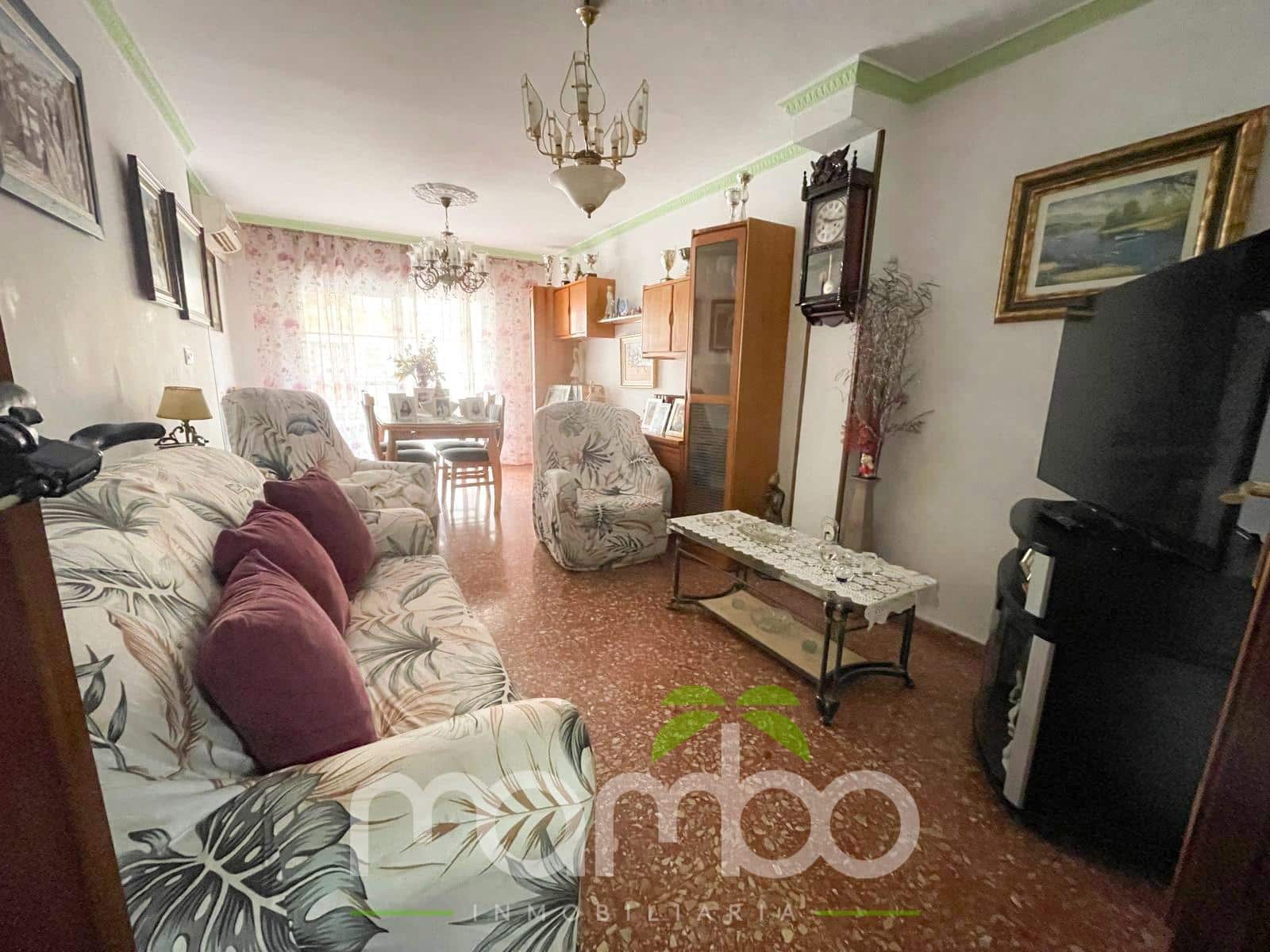 4 bedroom Flat for sale in Velez-Malaga - € 225,000 (Ref: 9484022)