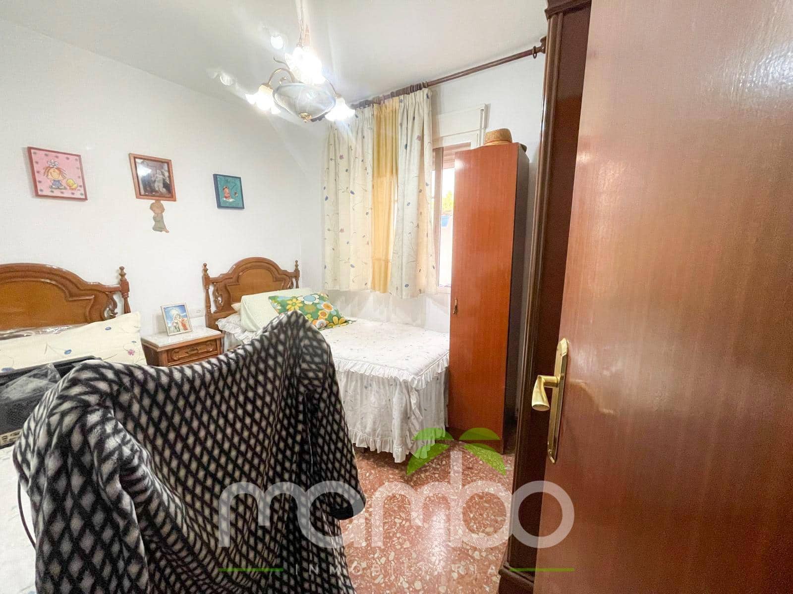 4 bedroom Flat for sale in Velez-Malaga - € 225,000 (Ref: 9484022)