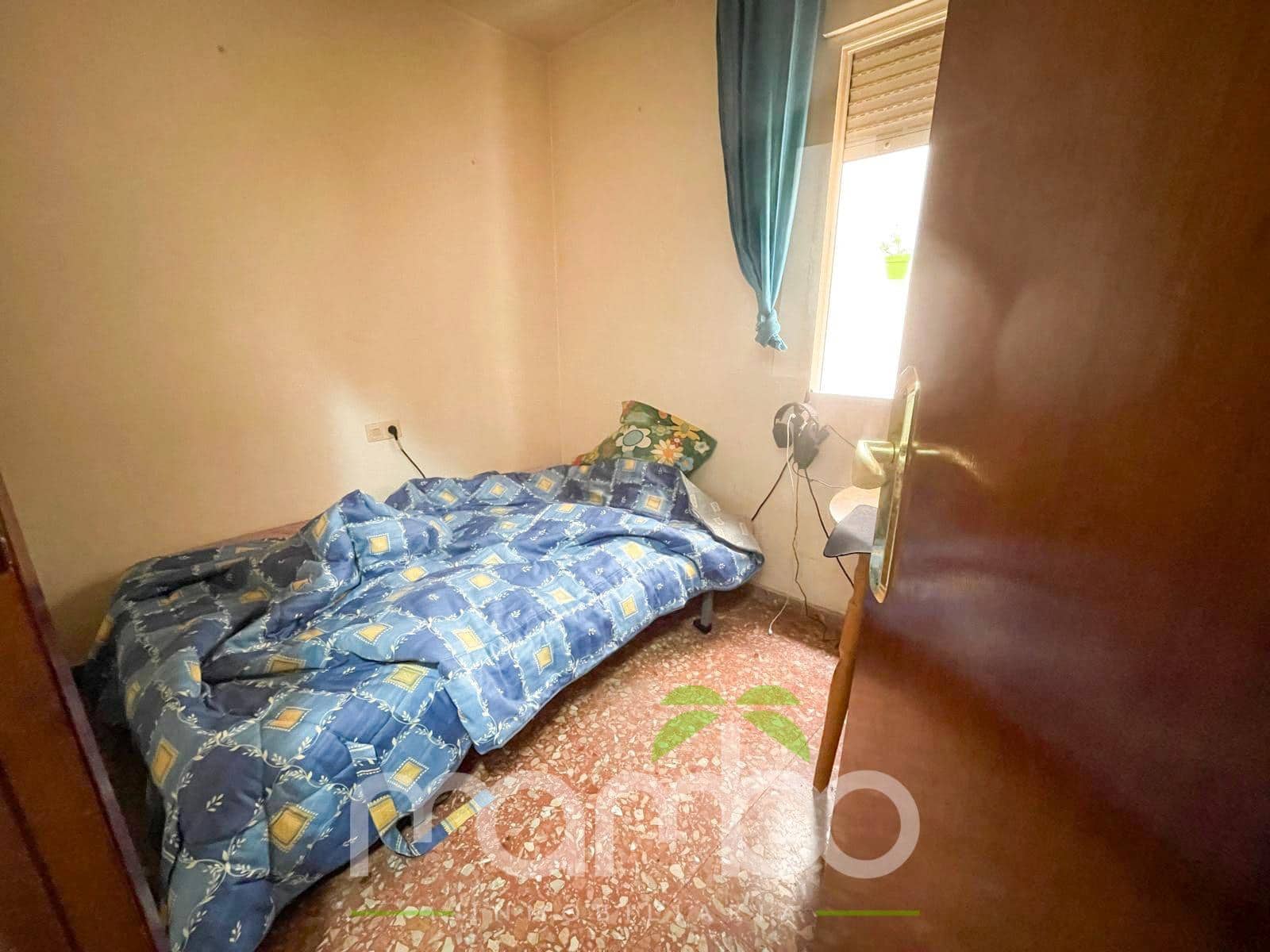 4 bedroom Flat for sale in Velez-Malaga - € 225,000 (Ref: 9484022)