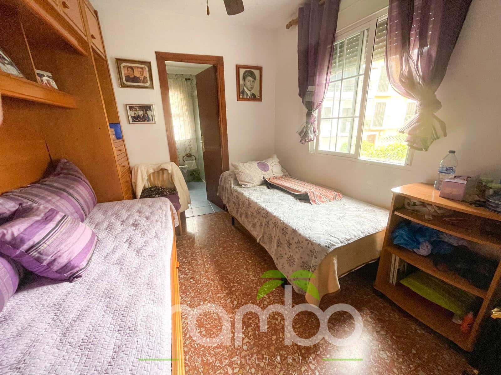 4 bedroom Flat for sale in Velez-Malaga - € 225,000 (Ref: 9484022)