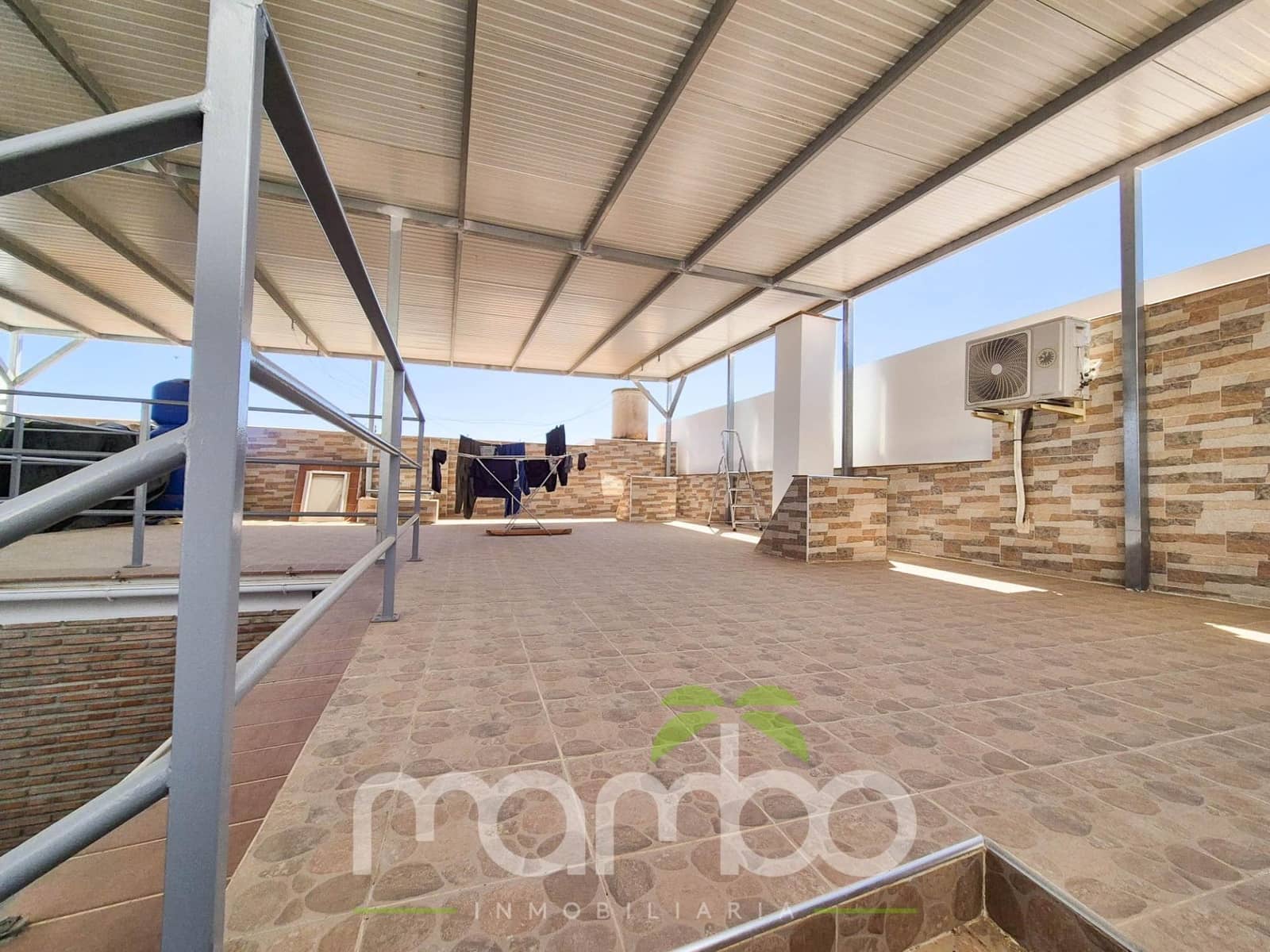 2 bedroom Townhouse for sale in Velez-Malaga with garage - € 270,000 (Ref: 9484023)