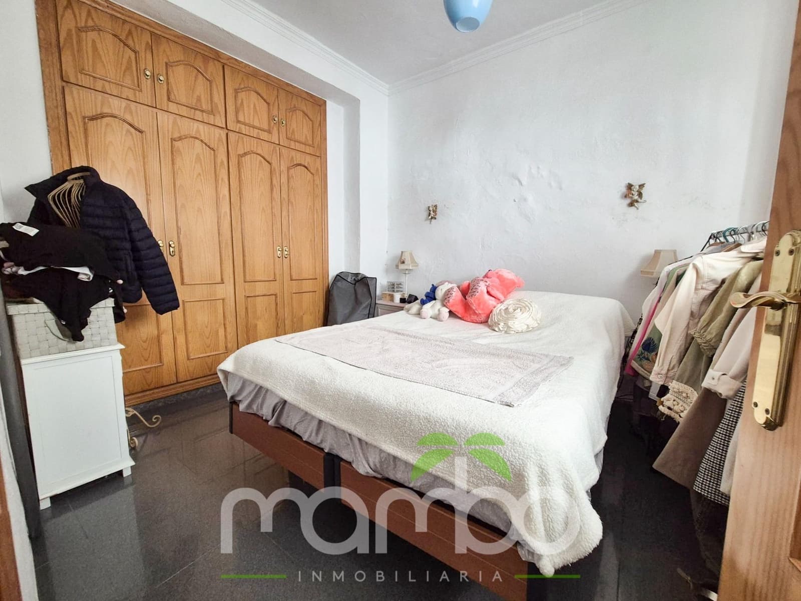 5 bedroom Villa for sale in Torre del Mar with garage - € 430,000 (Ref: 9484025)