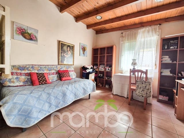 Chalet de 5 habitaciones en Torre del Mar, Vélez-Málaga en venta con garaje - 430.000 € (Ref: 9484025)