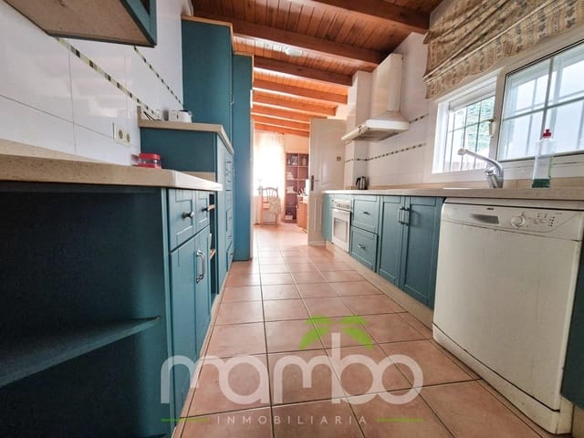 Chalet de 5 habitaciones en Torre del Mar, Vélez-Málaga en venta con garaje - 430.000 € (Ref: 9484025)