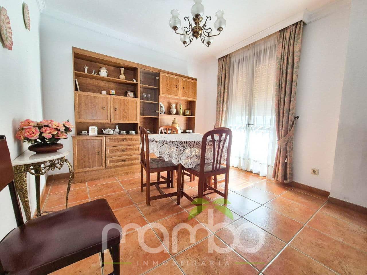 Pareado de 3 habitaciones en Vélez-Málaga en venta con garaje - 330.000 € (Ref: 9484027)