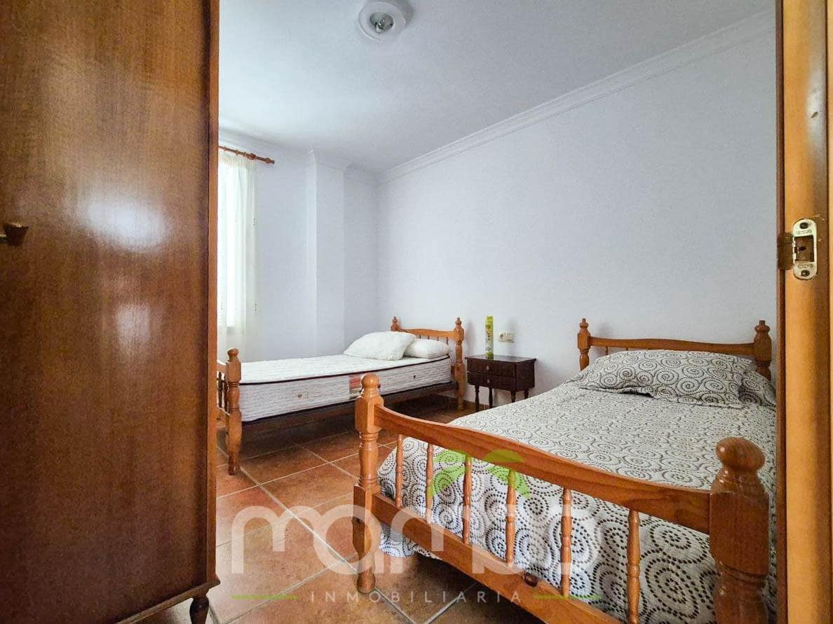Pareado de 3 habitaciones en Vélez-Málaga en venta con garaje - 330.000 € (Ref: 9484027)