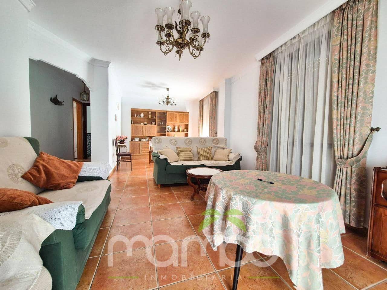 Pareado de 3 habitaciones en Vélez-Málaga en venta con garaje - 330.000 € (Ref: 9484027)