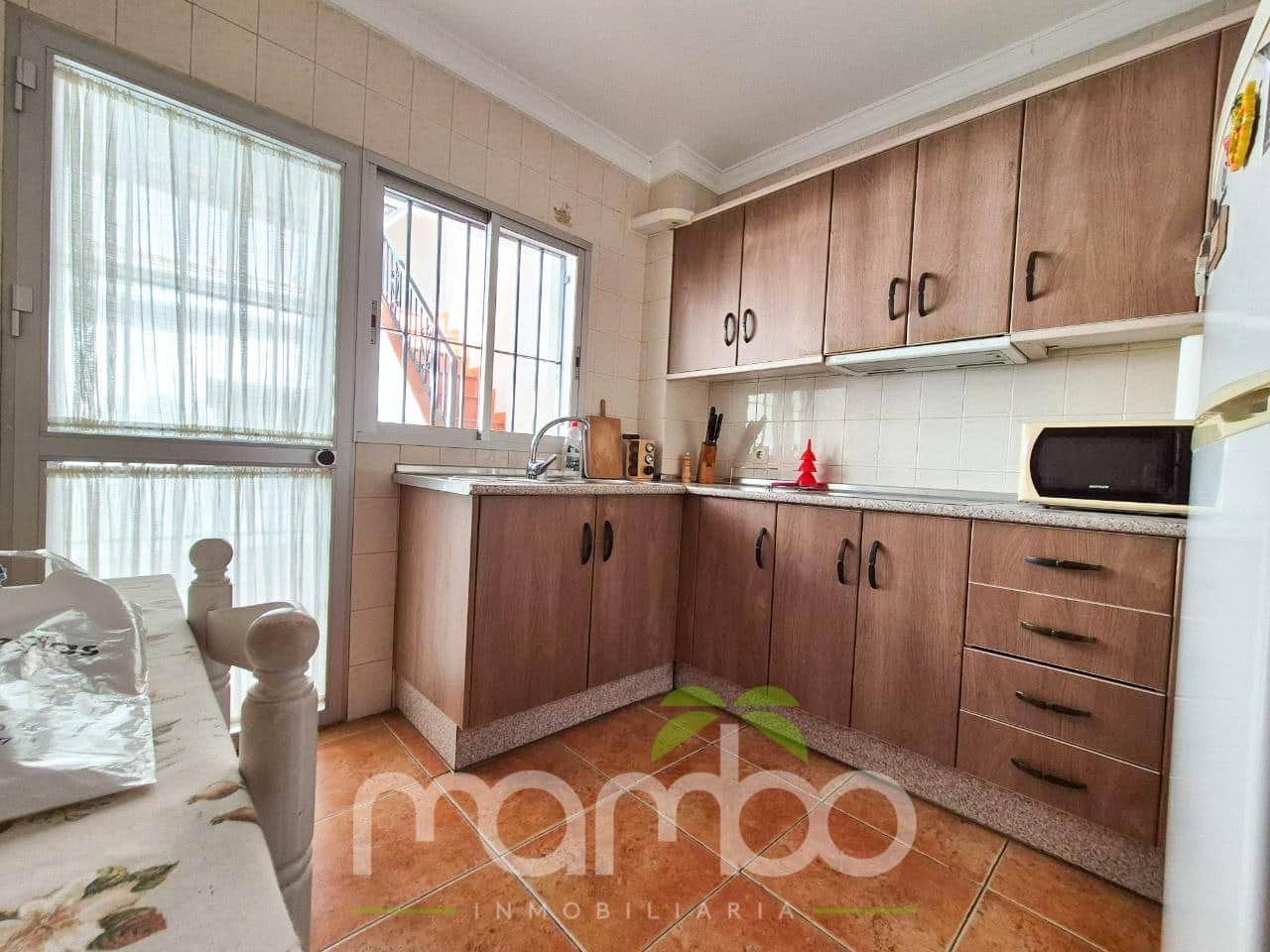 Pareado de 3 habitaciones en Vélez-Málaga en venta con garaje - 330.000 € (Ref: 9484027)