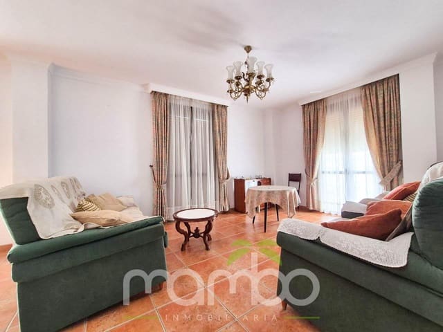 Pareado de 3 habitaciones en Vélez-Málaga en venta con garaje - 330.000 € (Ref: 9484027)