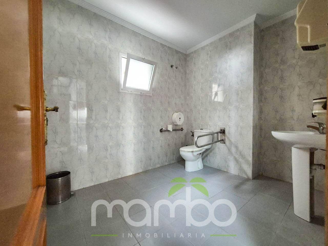 Pareado de 3 habitaciones en Vélez-Málaga en venta con garaje - 330.000 € (Ref: 9484027)