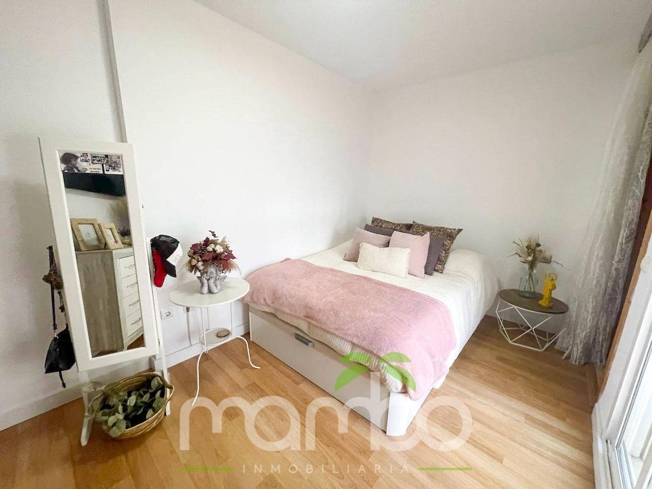 3 bedroom Flat for sale in Torre del Mar - € 310,000 (Ref: 9484028)