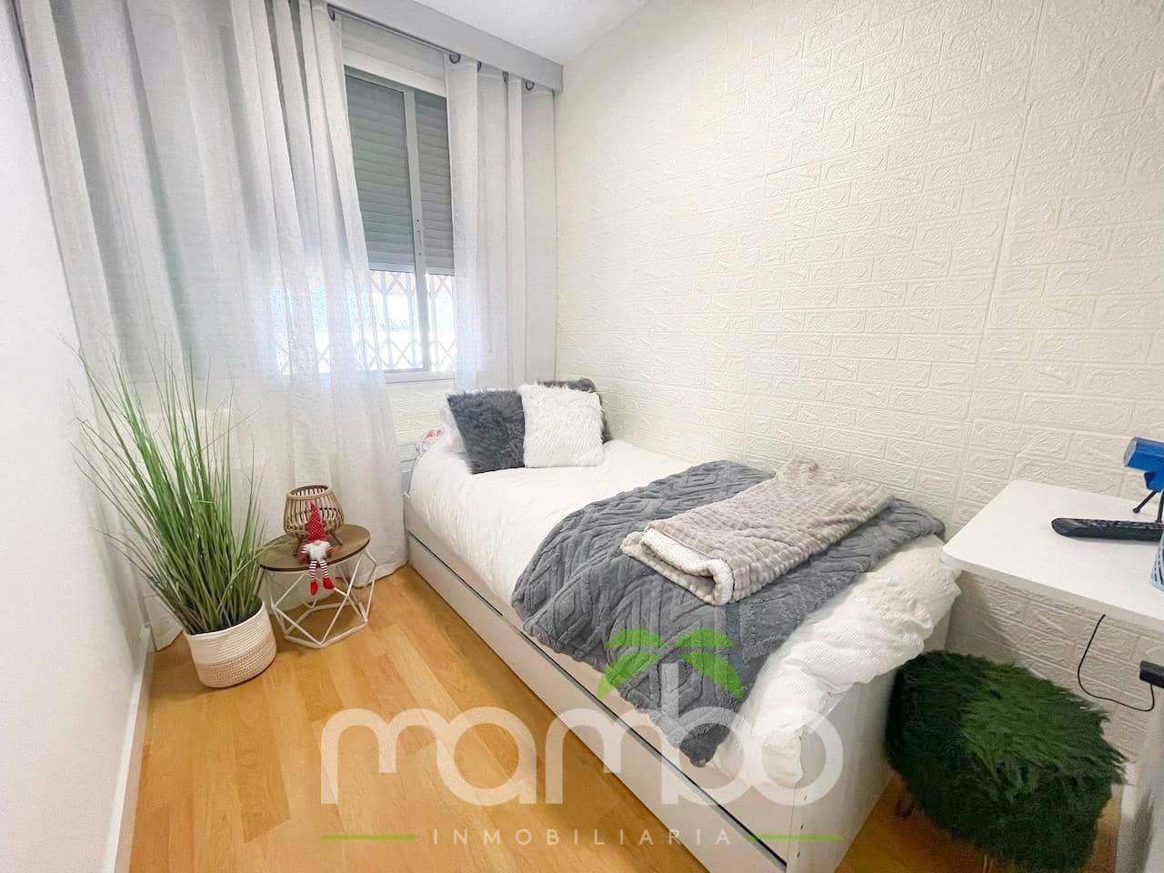 3 bedroom Flat for sale in Torre del Mar - € 310,000 (Ref: 9484028)