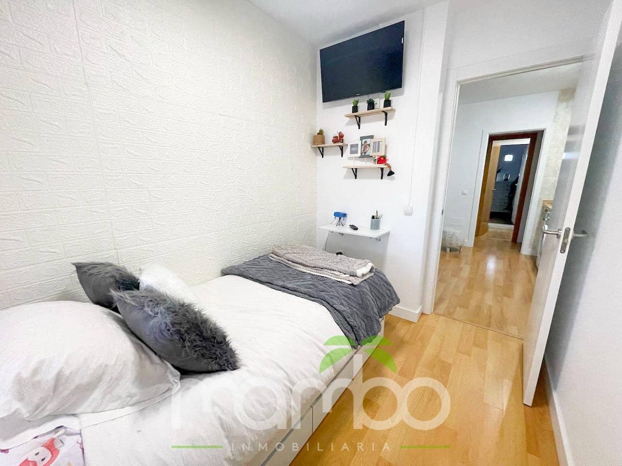 3 bedroom Flat for sale in Torre del Mar - € 310,000 (Ref: 9484028)