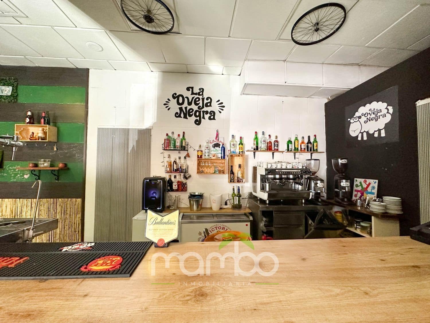 Kommersiell til salgs i Caleta de Velez - € 300 000 (Ref: 9484031)