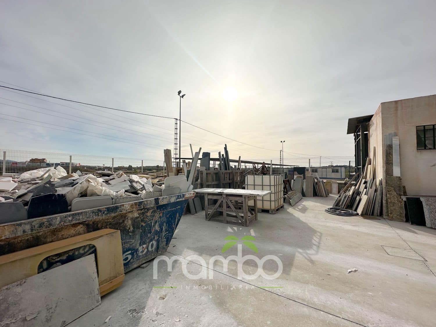 Komercyjne na sprzedaż w Velez-Malaga - 549 000 € (Ref: 9484032)