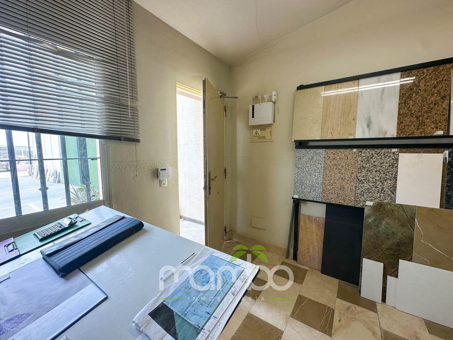 Komercyjne na sprzedaż w Velez-Malaga - 549 000 € (Ref: 9484032)