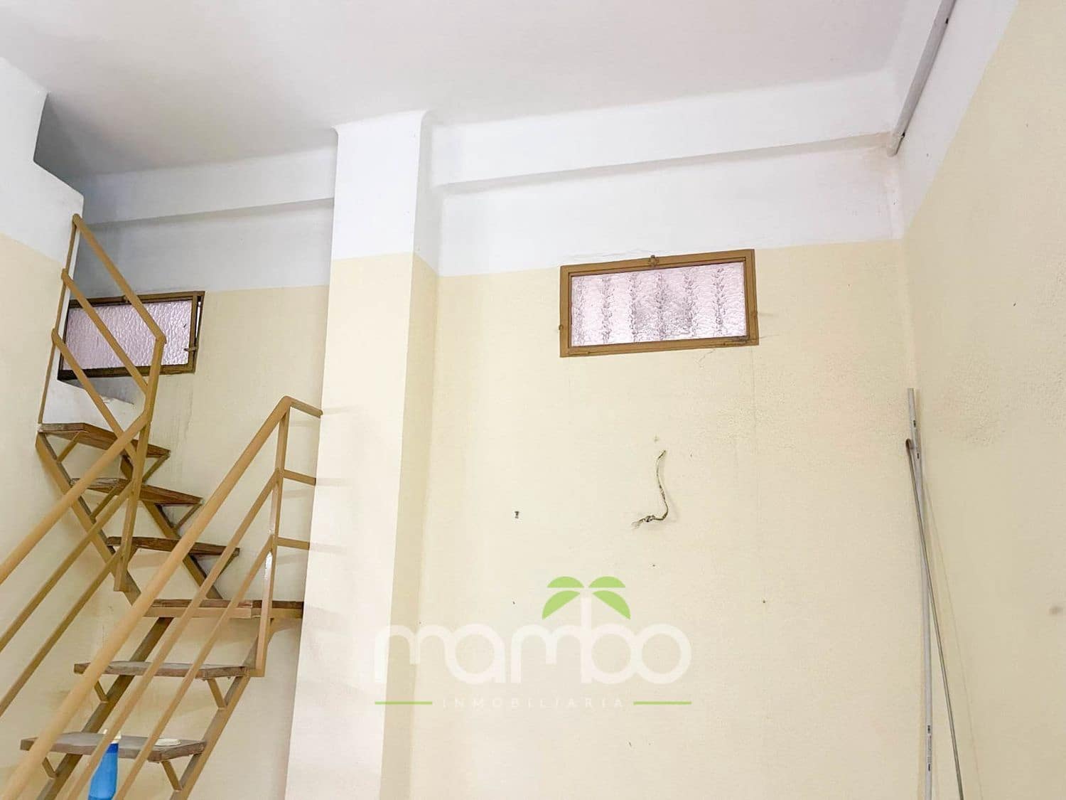 Commercial for sale in Torre del Mar - € 129,000 (Ref: 9484033)