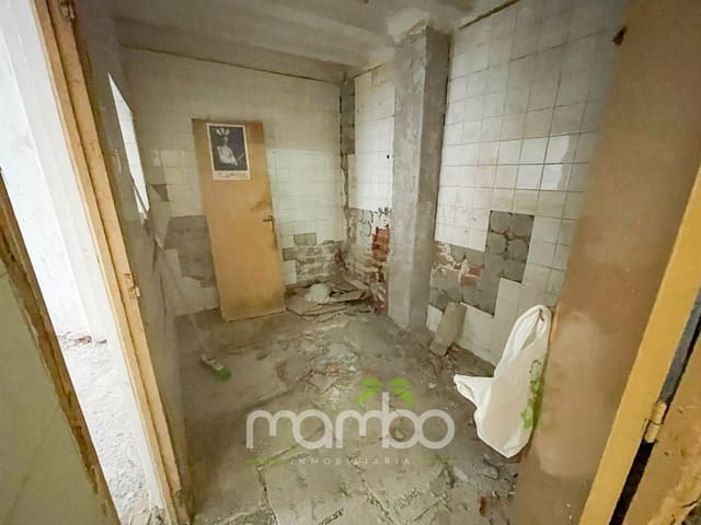 Kaupallinen myytävänä paikassa Torre del Mar, Vélez-Málaga - 129 000 € (Ref: 9484033)