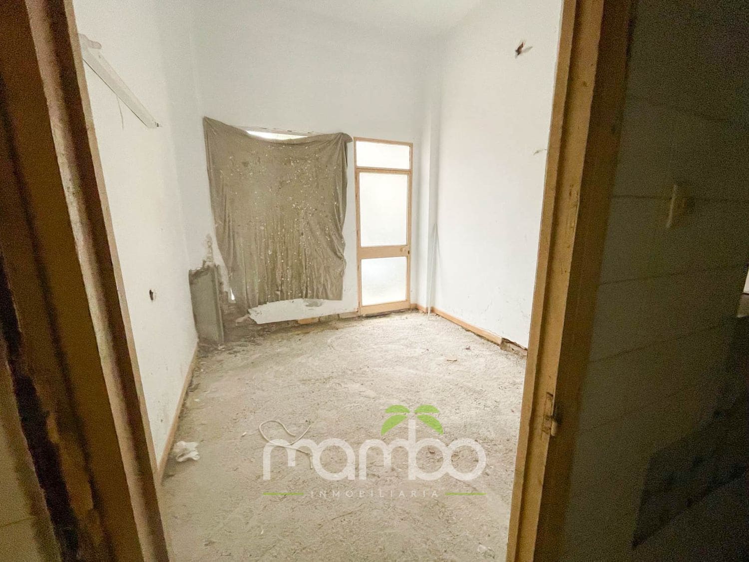 Commercial for sale in Torre del Mar - € 129,000 (Ref: 9484033)