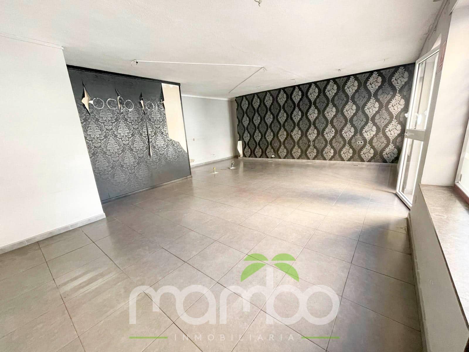 Kaupallinen myytävänä paikassa Velez-Malaga - 150 000 € (Ref: 9484035)