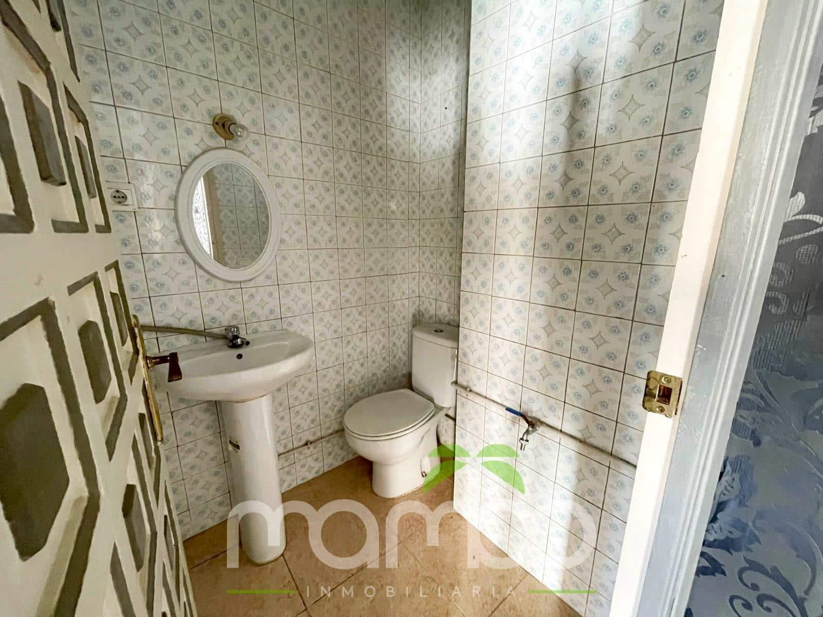 Kaupallinen myytävänä paikassa Velez-Malaga - 150 000 € (Ref: 9484035)