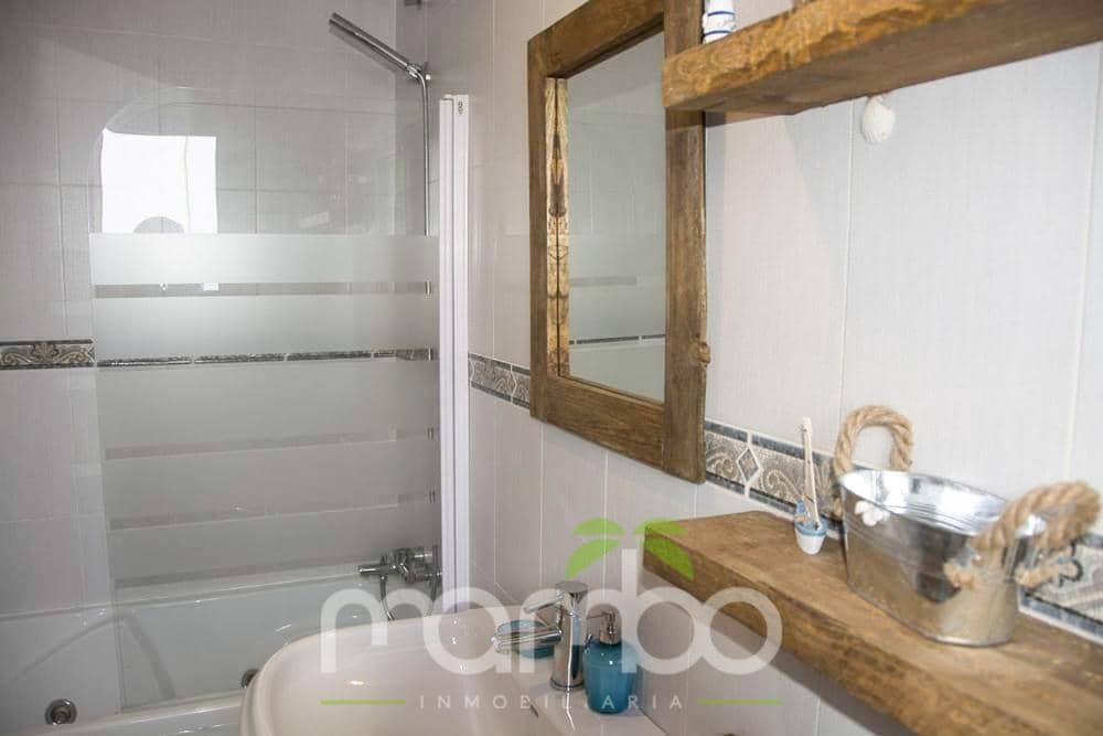 4 slaapkamer Rijtjeshuis te koop in Chilches met garage - € 490.000 (Ref: 9495382)