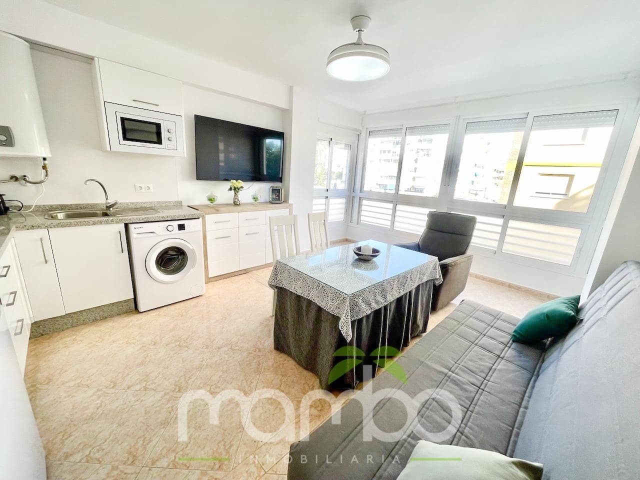 Piso de 2 habitaciones en Torre del Mar en venta con piscina - 250.000 € (Ref: 9497504)