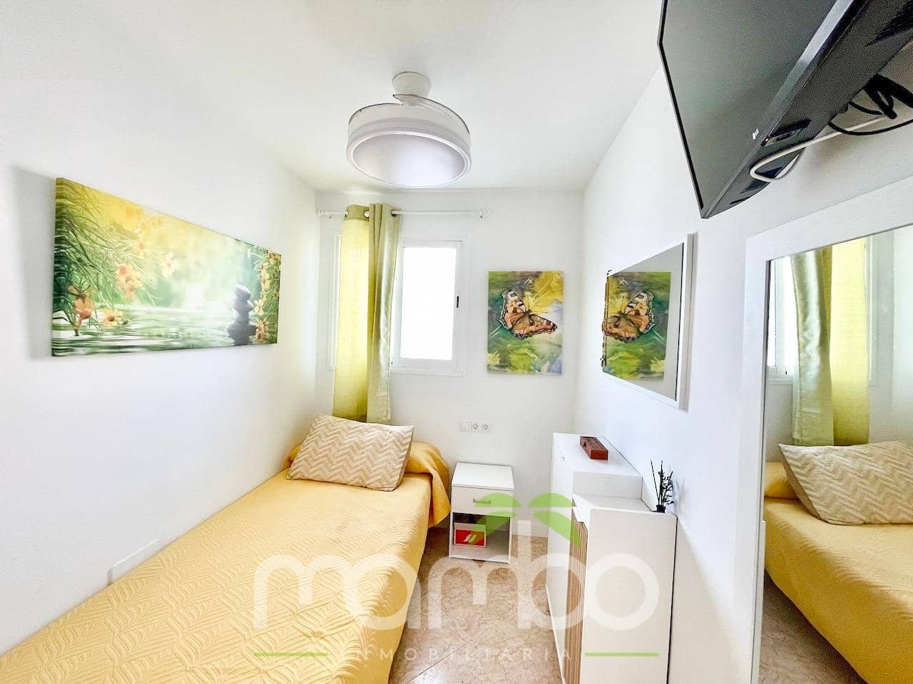 Piso de 2 habitaciones en Torre del Mar en venta con piscina - 250.000 € (Ref: 9497504)