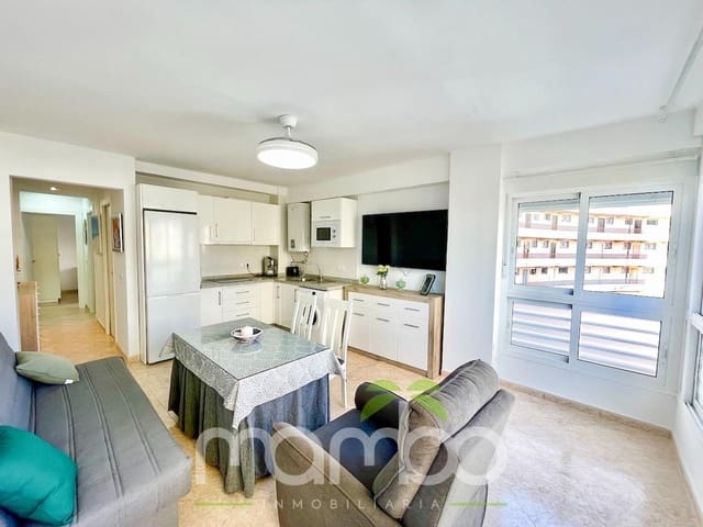 Piso de 2 habitaciones en Torre del Mar, Vélez-Málaga en venta con piscina - 250.000 € (Ref: 9497504)