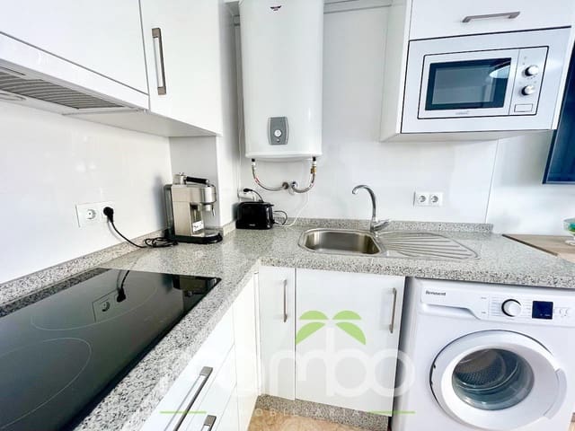 Piso de 2 habitaciones en Torre del Mar, Vélez-Málaga en venta con piscina - 250.000 € (Ref: 9497504)
