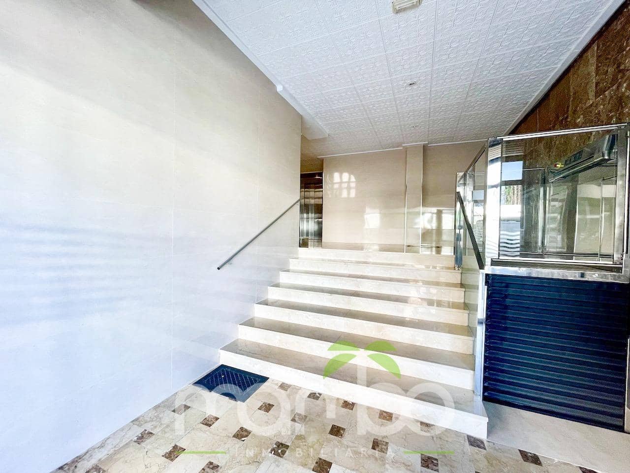 Piso de 2 habitaciones en Torre del Mar en venta con piscina - 250.000 € (Ref: 9497504)