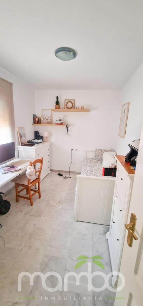 4 camera da letto Villetta Bifamiliare in vendita in Torre del Mar con piscina garage - 485.000 € (Rif: 9513493)