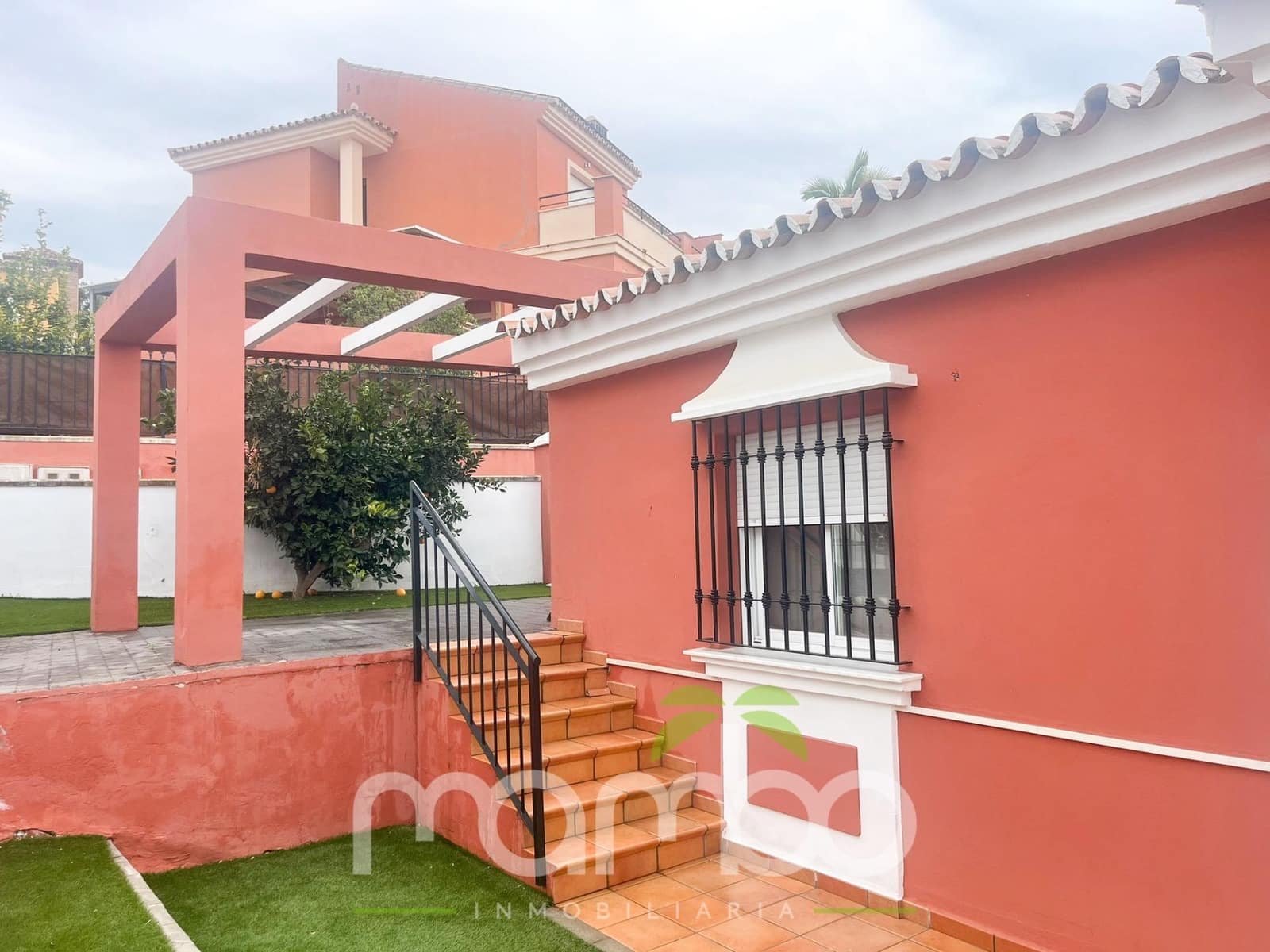 4 camera da letto Villetta Bifamiliare in vendita in Torre del Mar con piscina garage - 485.000 € (Rif: 9513493)