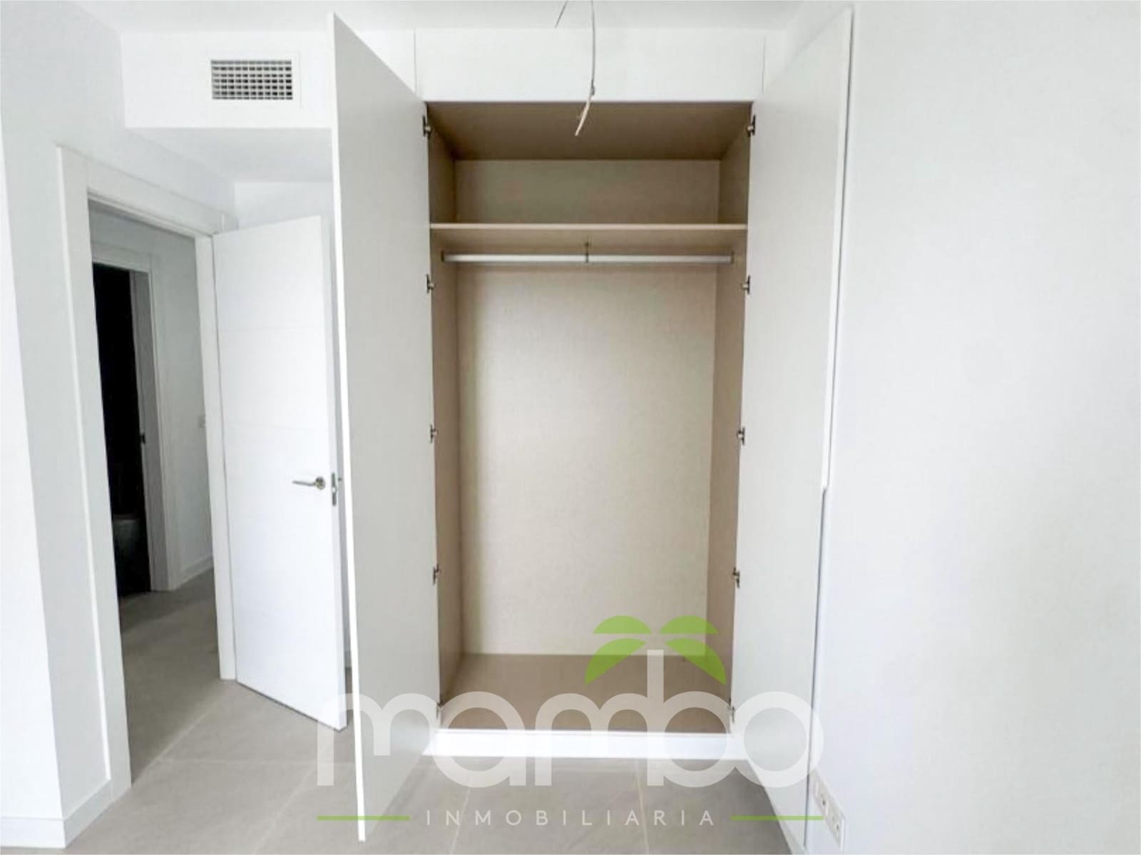 Chalet de 3 habitaciones en Torre del Mar en venta con piscina garaje - 449.000 € (Ref: 9527804)