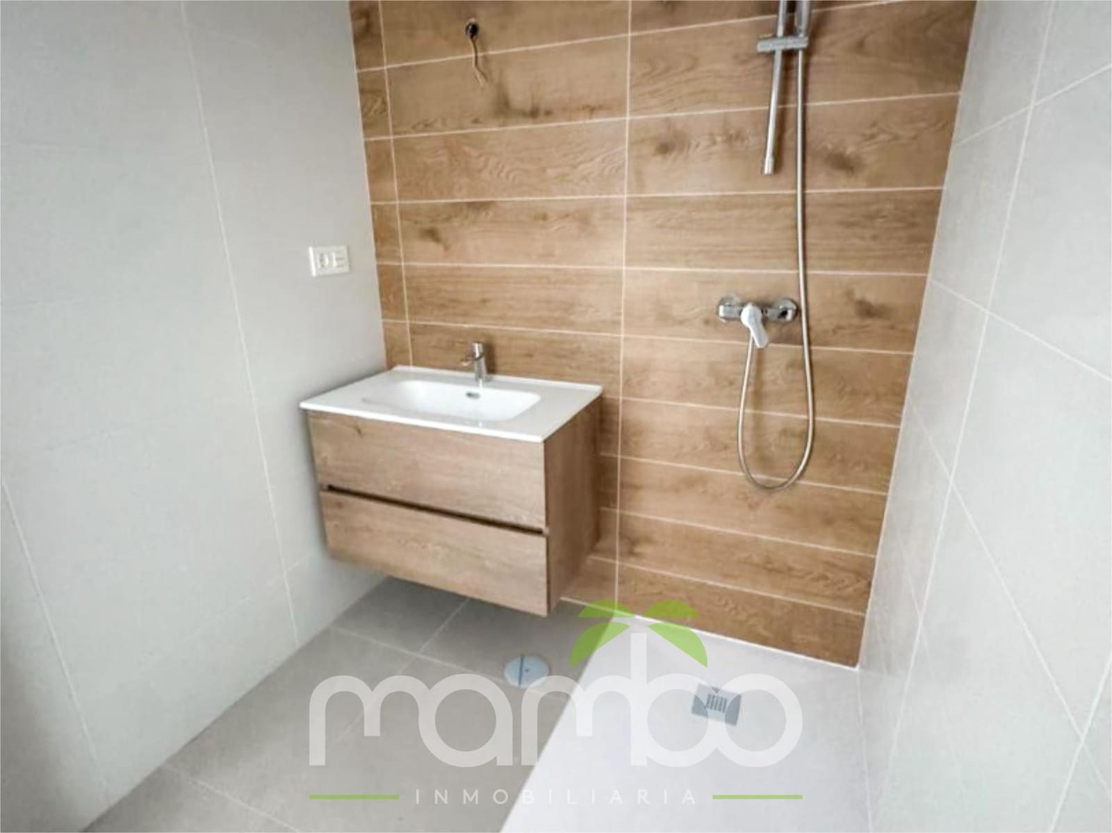 Chalet de 3 habitaciones en Torre del Mar en venta con piscina garaje - 449.000 € (Ref: 9527804)