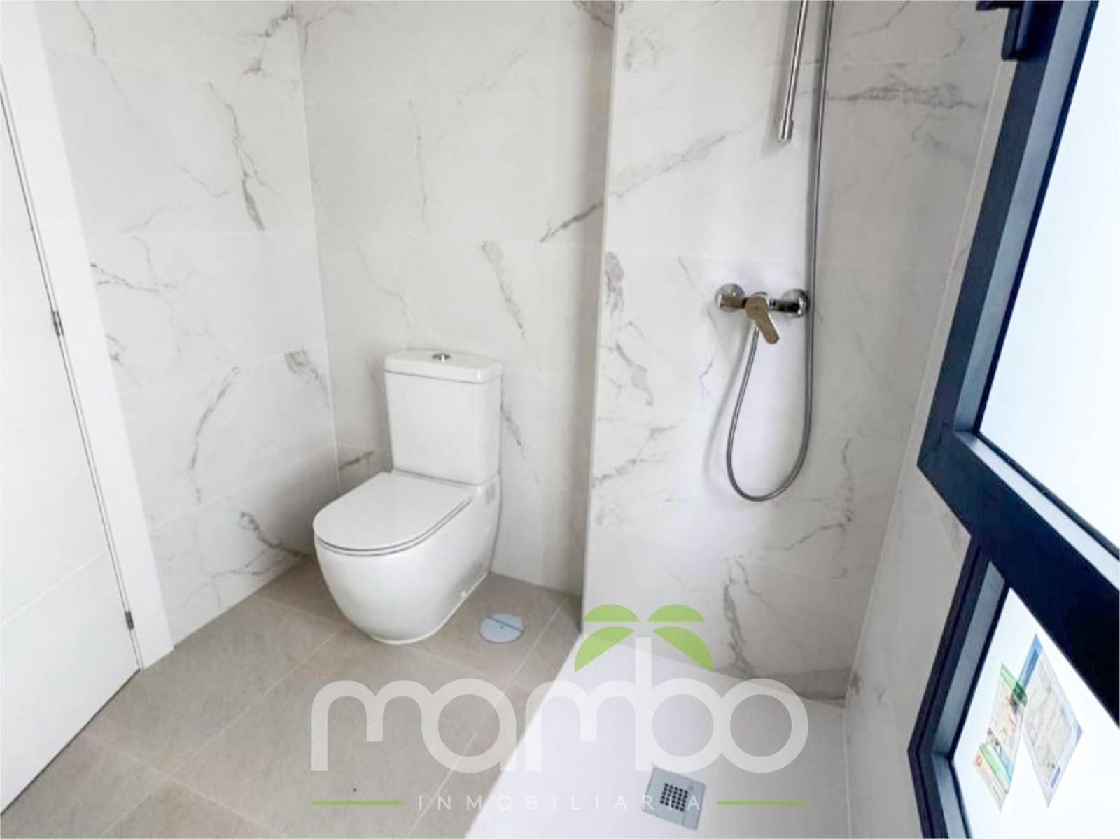 Chalet de 3 habitaciones en Torre del Mar en venta con piscina garaje - 449.000 € (Ref: 9527804)