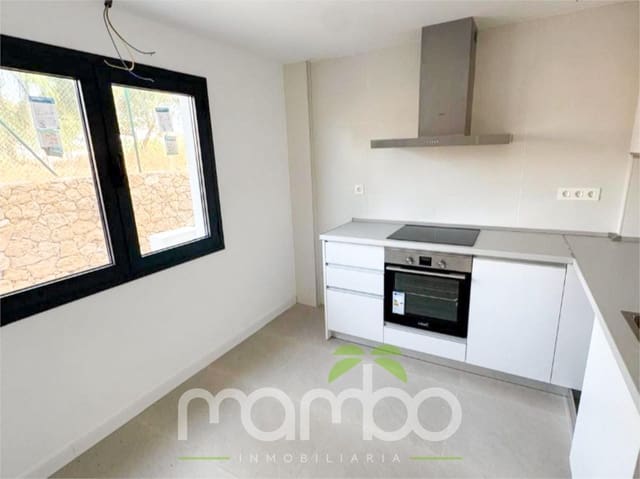 Chalet de 3 habitaciones en Torre del Mar, Vélez-Málaga en venta con piscina garaje - 449.000 € (Ref: 9527804)