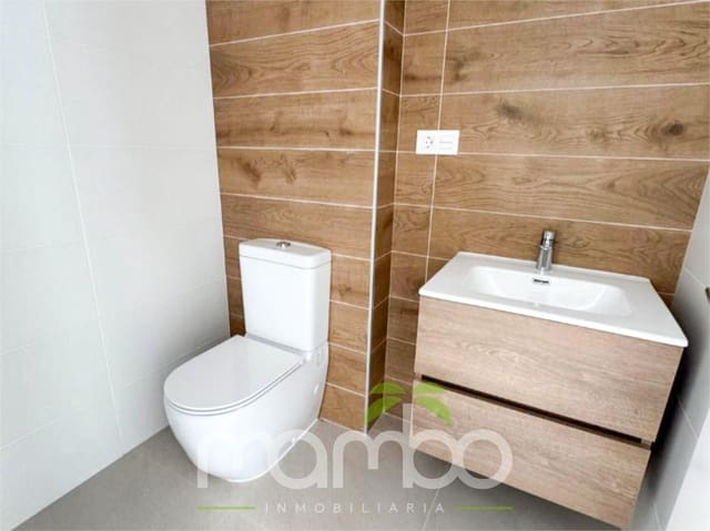 Chalet de 3 habitaciones en Torre del Mar, Vélez-Málaga en venta con piscina garaje - 449.000 € (Ref: 9527804)