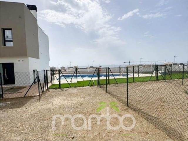 3 quarto Moradia para venda em Torre del Mar, Vélez-Málaga com piscina garagem - 449 000 € (Ref: 9527804)
