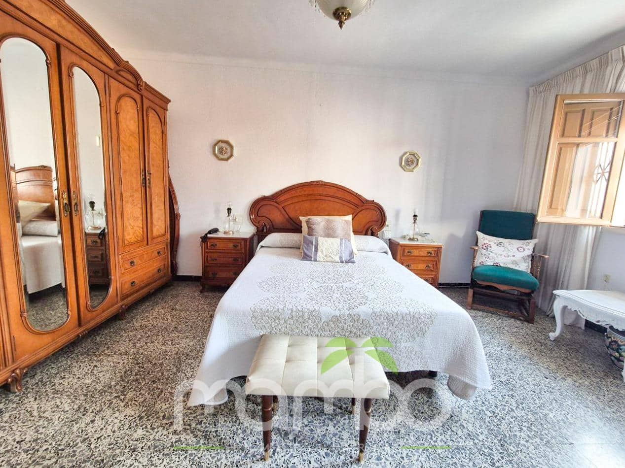 4 sovrum Radhus till salu i Velez-Malaga - 204 900 € (Ref: 9551668)