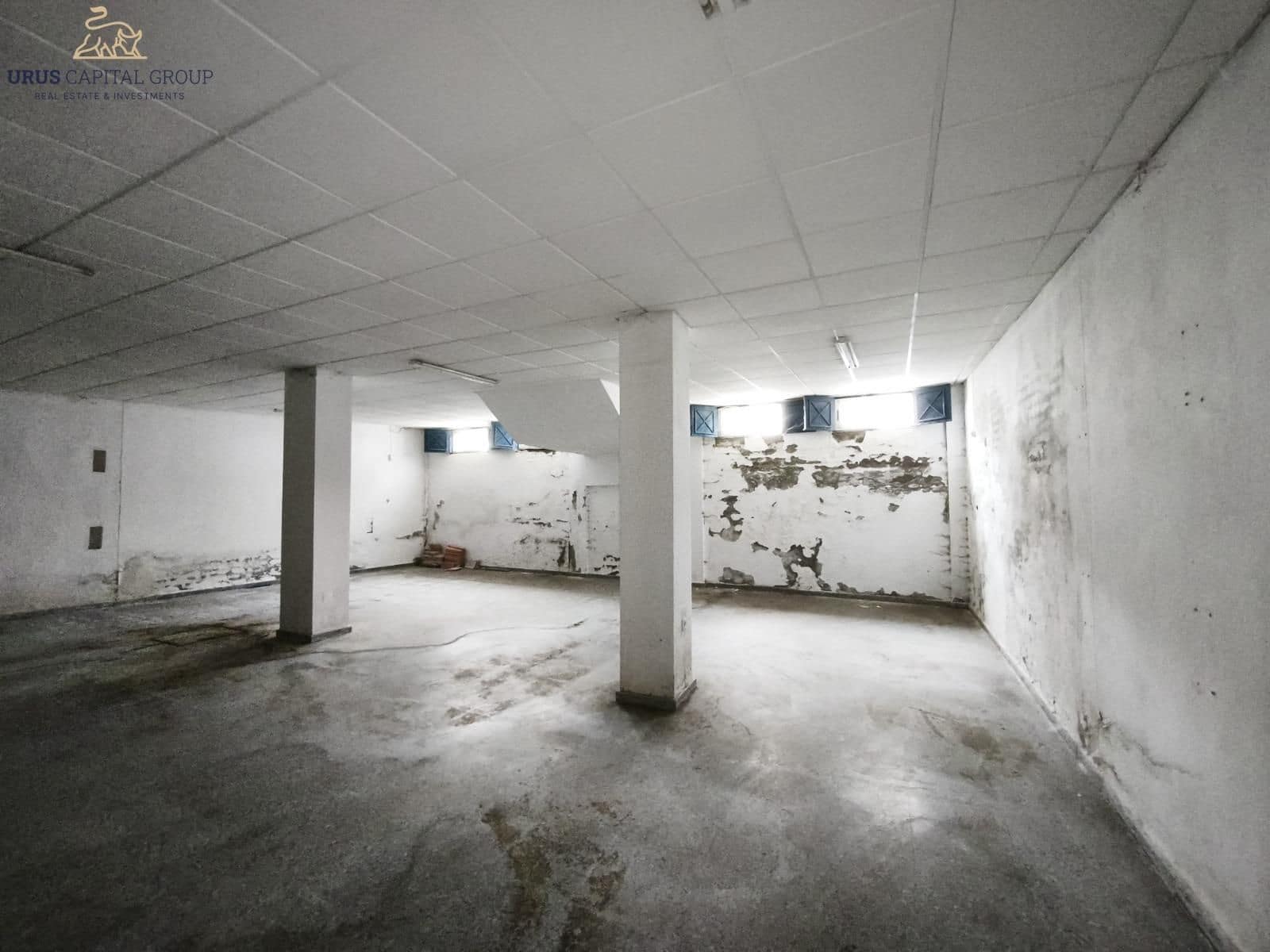 Commercial for sale in Dos Hermanas - € 220,000 (Ref: 9491771)