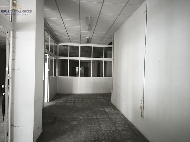 Commercial for sale in Dos Hermanas - € 220,000 (Ref: 9491771)