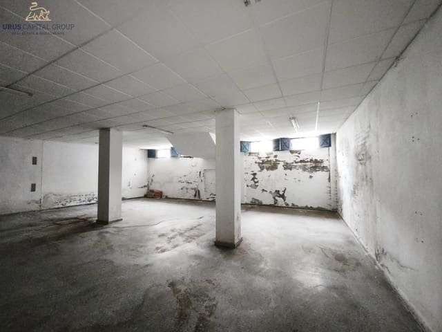 Commercial for sale in Dos Hermanas - € 220,000 (Ref: 9491771)