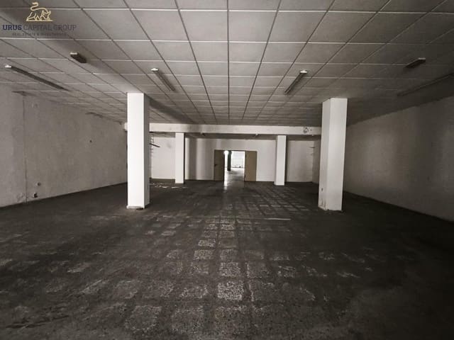 Commercial for sale in Dos Hermanas - € 220,000 (Ref: 9491771)