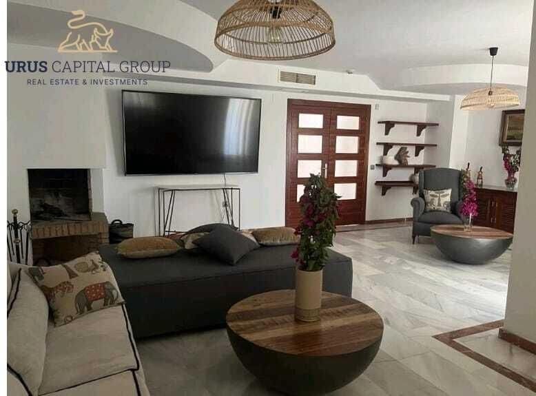 8 camera da letto Villa in vendita in Cordova citta con piscina garage - 785.000 € (Rif: 9491773)