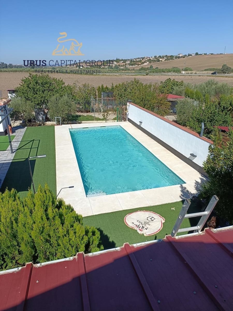 4 sypialnia Willa na sprzedaż w La Carlota z basenem garażem - 275 000 € (Ref: 9491779)