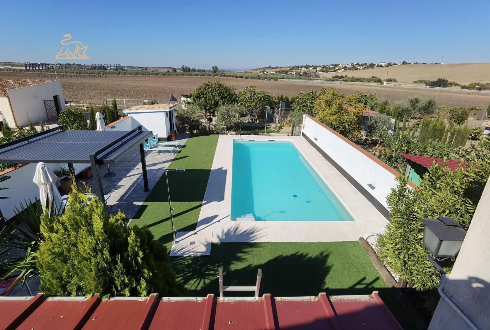 4 sypialnia Willa na sprzedaż w La Carlota z basenem garażem - 275 000 € (Ref: 9491779)