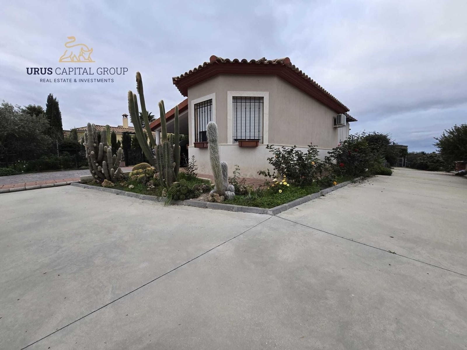 4 sypialnia Willa na sprzedaż w La Carlota z basenem garażem - 275 000 € (Ref: 9491779)